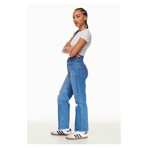 LEVI’S • Ribcage Straight Ankle Jean in Jive Tribe